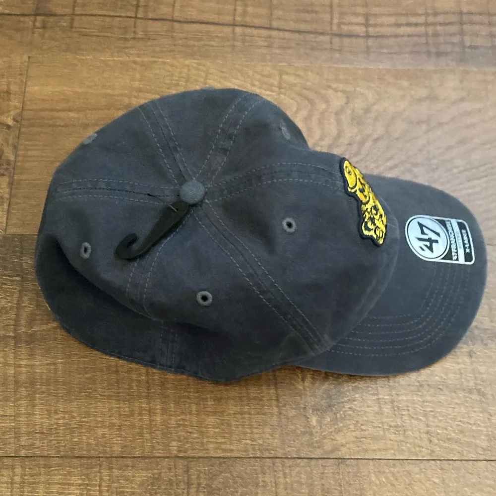 47 NWT Navy Michigan Wolverines Baseball Cap Embroidered Vault Mascot